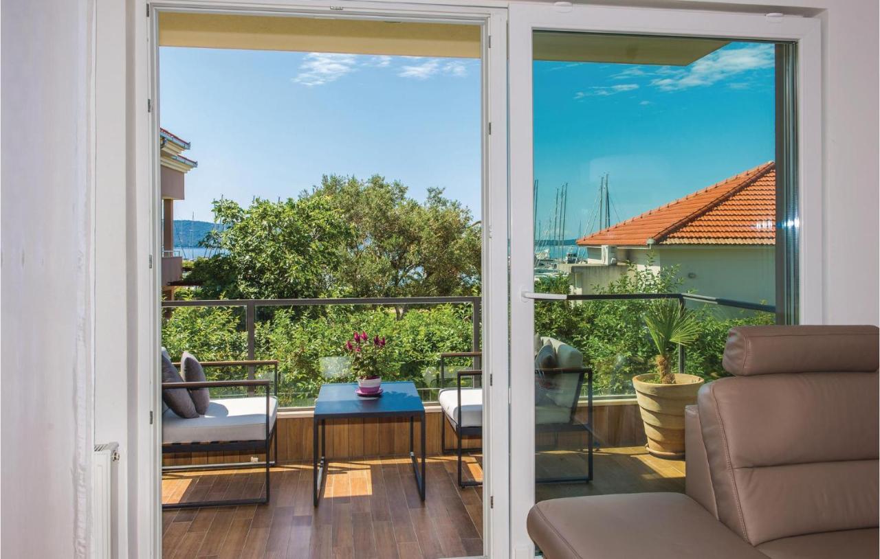 1 Bedroom Stunning Apartment In Kastel Gomilica Kastela Bagian luar foto