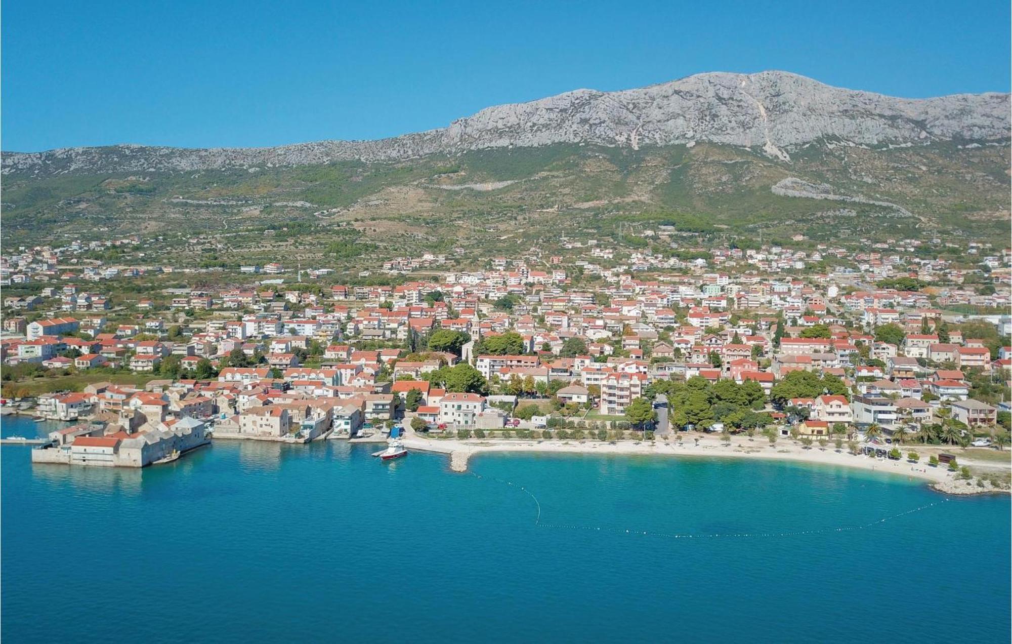 1 Bedroom Stunning Apartment In Kastel Gomilica Kastela Bagian luar foto
